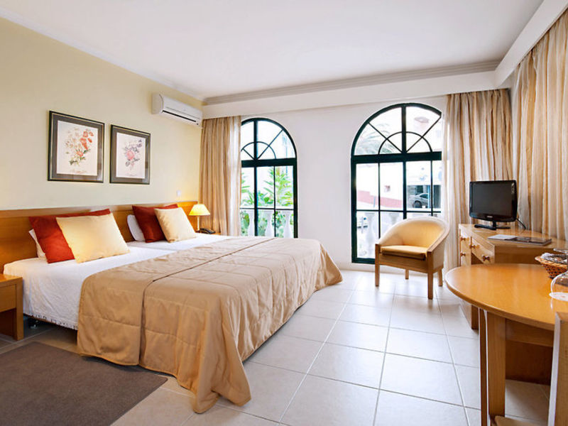 Studios Royal Orchid