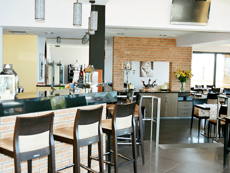 Studios Royal Orchid